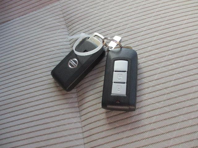 デイズ  4WD 衝突軽減ブレーキ 全方位バックモニター 新品フルセグナビ Bluetooth ETC車載器 アイドリングストップ プッシュスターター スマートキー 横滑り防止 シートヒーター(35枚目)