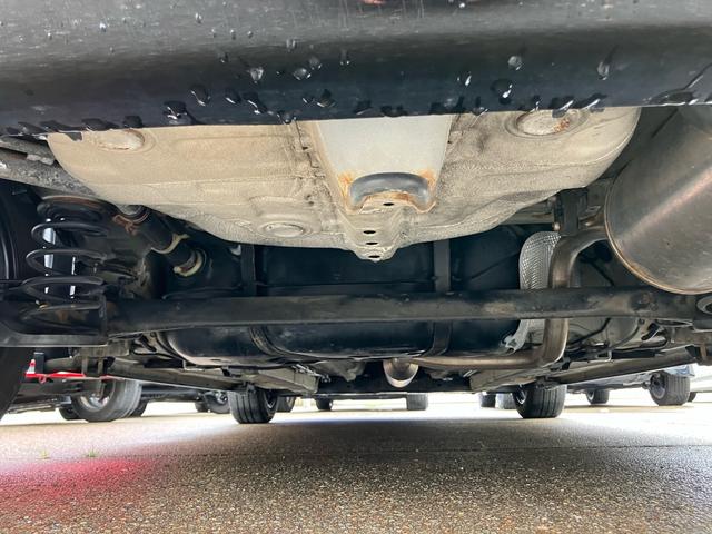 スイフト ＸＧ　スマートキー　プッシュスタートエンジン　ＣＤプレイヤー　運転席・助手席エアバッグ　ＡＢＳ　衝突安全ボディ　電動格納ドアミラー　盗難防止システム　エアコン　パワーステアリング　パワーウインドウ（17枚目）