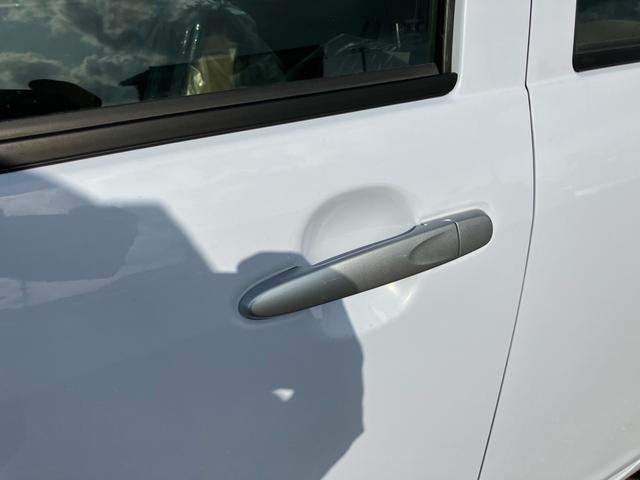 ミライース Ｘｆ　４ＷＤ　キーレスエントリー　ＣＤプレイヤー　寒冷地仕様　電動格納ドアミラー　運転席・助手席エアバッグ　ＡＢＳ　衝突安全ボディ　アイドリングストップ（7枚目）