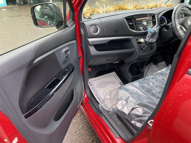 ワゴンＲスティングレー Ｔ　スマートキー　ＣＤプレイヤー　ミュージックプレイヤー接続　ＨＩＤヘッドライト　電動格納ドアミラー　オートライト　運転席・助手席エアバッグ　ＡＢＳ　衝突安全ボディ　パワーウインドウ　パワステ（16枚目）