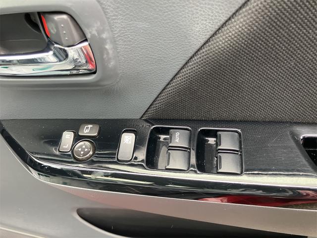 ワゴンＲスティングレー Ｔ　スマートキー　ＣＤプレイヤー　ミュージックプレイヤー接続　ＨＩＤヘッドライト　電動格納ドアミラー　オートライト　運転席・助手席エアバッグ　ＡＢＳ　衝突安全ボディ　パワーウインドウ　パワステ（32枚目）