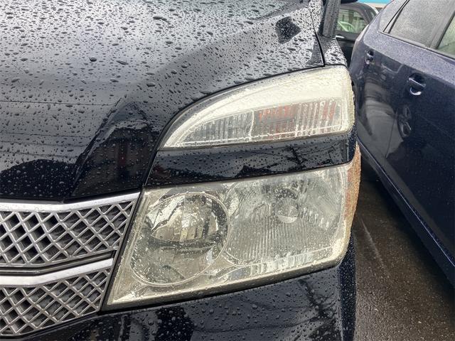 ヴォクシー Ｚ　煌　４ＷＤ　キーレス　ナビ　バックカメラ　両側スライドドア　ＨＩＤヘッドライト　３列シート　フルフラットシート　運転席・助手席エアバッグ　ＡＢＳ　衝突安全ボディ　パワーウインドウ　パワーステアリング（5枚目）