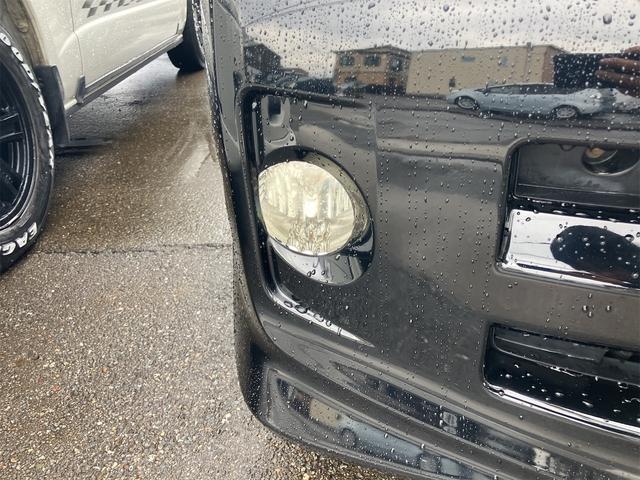 ヴォクシー Ｚ　煌　４ＷＤ　キーレス　ナビ　バックカメラ　両側スライドドア　ＨＩＤヘッドライト　３列シート　フルフラットシート　運転席・助手席エアバッグ　ＡＢＳ　衝突安全ボディ　パワーウインドウ　パワーステアリング（6枚目）