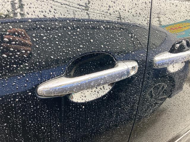 ヴォクシー Ｚ　煌　４ＷＤ　キーレス　ナビ　バックカメラ　両側スライドドア　ＨＩＤヘッドライト　３列シート　フルフラットシート　運転席・助手席エアバッグ　ＡＢＳ　衝突安全ボディ　パワーウインドウ　パワーステアリング（9枚目）