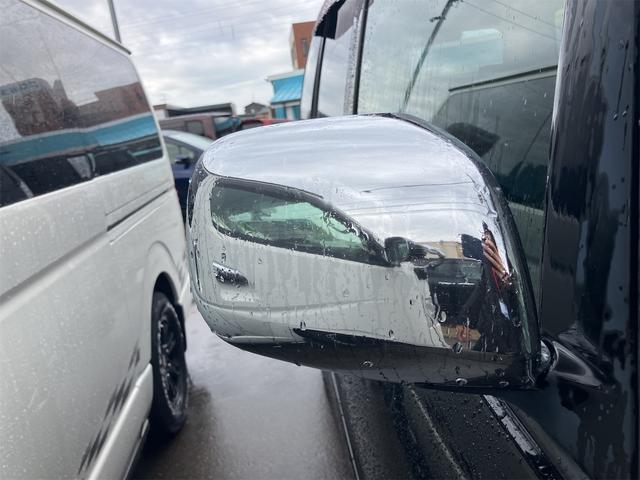 ヴォクシー Ｚ　煌　４ＷＤ　キーレス　ナビ　バックカメラ　両側スライドドア　ＨＩＤヘッドライト　３列シート　フルフラットシート　運転席・助手席エアバッグ　ＡＢＳ　衝突安全ボディ　パワーウインドウ　パワーステアリング（11枚目）