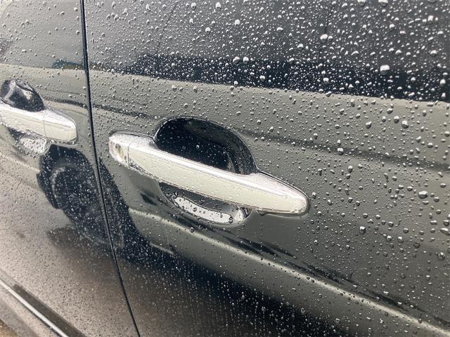 ヴォクシー Ｚ　煌　４ＷＤ　キーレス　ナビ　バックカメラ　両側スライドドア　ＨＩＤヘッドライト　３列シート　フルフラットシート　運転席・助手席エアバッグ　ＡＢＳ　衝突安全ボディ　パワーウインドウ　パワーステアリング（12枚目）