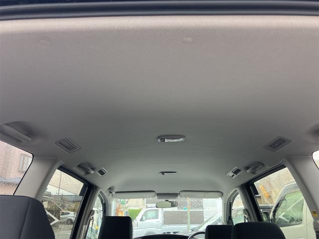 ヴォクシー Ｚ　煌　４ＷＤ　キーレス　ナビ　バックカメラ　両側スライドドア　ＨＩＤヘッドライト　３列シート　フルフラットシート　運転席・助手席エアバッグ　ＡＢＳ　衝突安全ボディ　パワーウインドウ　パワーステアリング（19枚目）