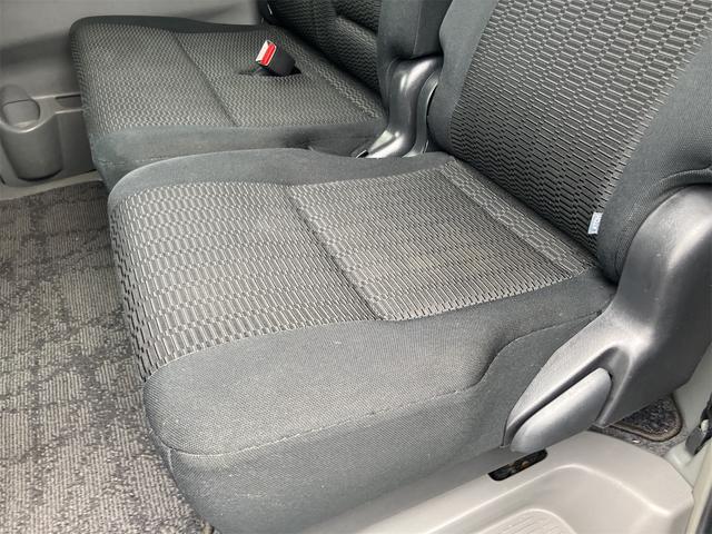 ヴォクシー Ｚ　煌　４ＷＤ　キーレス　ナビ　バックカメラ　両側スライドドア　ＨＩＤヘッドライト　３列シート　フルフラットシート　運転席・助手席エアバッグ　ＡＢＳ　衝突安全ボディ　パワーウインドウ　パワーステアリング（28枚目）