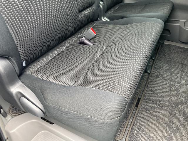 ヴォクシー Ｚ　煌　４ＷＤ　キーレス　ナビ　バックカメラ　両側スライドドア　ＨＩＤヘッドライト　３列シート　フルフラットシート　運転席・助手席エアバッグ　ＡＢＳ　衝突安全ボディ　パワーウインドウ　パワーステアリング（32枚目）