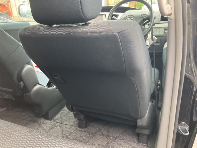 ヴォクシー Ｚ　煌　４ＷＤ　キーレス　ナビ　バックカメラ　両側スライドドア　ＨＩＤヘッドライト　３列シート　フルフラットシート　運転席・助手席エアバッグ　ＡＢＳ　衝突安全ボディ　パワーウインドウ　パワーステアリング（34枚目）