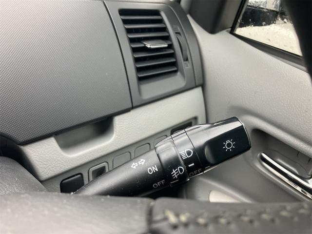 ヴォクシー Ｚ　煌　４ＷＤ　キーレス　ナビ　バックカメラ　両側スライドドア　ＨＩＤヘッドライト　３列シート　フルフラットシート　運転席・助手席エアバッグ　ＡＢＳ　衝突安全ボディ　パワーウインドウ　パワーステアリング（50枚目）