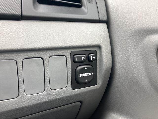 ヴォクシー Ｚ　煌　４ＷＤ　キーレス　ナビ　バックカメラ　両側スライドドア　ＨＩＤヘッドライト　３列シート　フルフラットシート　運転席・助手席エアバッグ　ＡＢＳ　衝突安全ボディ　パワーウインドウ　パワーステアリング（52枚目）