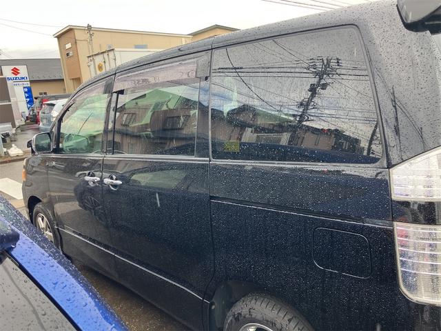 ヴォクシー Ｚ　煌　４ＷＤ　キーレス　ナビ　バックカメラ　両側スライドドア　ＨＩＤヘッドライト　３列シート　フルフラットシート　運転席・助手席エアバッグ　ＡＢＳ　衝突安全ボディ　パワーウインドウ　パワーステアリング（63枚目）