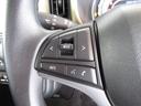 ハンドルにも目立つ傷や擦れは御座いません。目線を大きくそらすことなくボタンの操作を行うことができます。