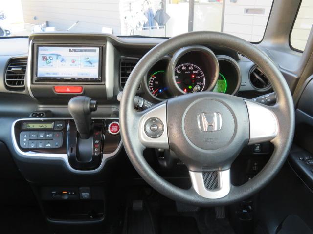 N-BOX G・Lパッケージ オートエアコン パワーステアリング アイドリングストップ CD DVD フルセグ メモリナビ バックカメラ ETC 電動スライドドア(16枚目)