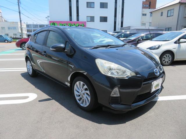 アクア Ｓ　オートエアコン　パワーステアリング　ＣＤ　ワンセグ　メモリナビ　バックカメラ　ＥＴＣ　ＡＢＳ　ＥＳＣ（6枚目）