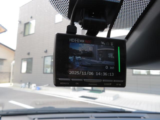 ヴィッツ ジュエラ　エアコン　パワーステアリング　ＬＥＤヘッドライト　４ＷＤ　フルセグ　メモリナビ　バックカメラ　ＥＴＣ　ドラレコ（24枚目）