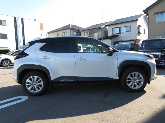 ヤリスクロス G オートエアコン クルーズコントロール LEDヘッドライト 4WD パワーバックドア フルセグ バックカメラ ETC ワンオーナー(4枚目)