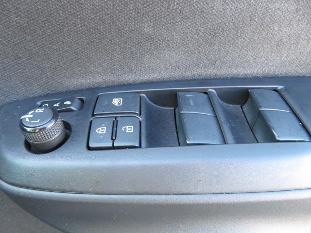 ヤリスクロス G オートエアコン クルーズコントロール LEDヘッドライト 4WD パワーバックドア フルセグ バックカメラ ETC ワンオーナー(24枚目)