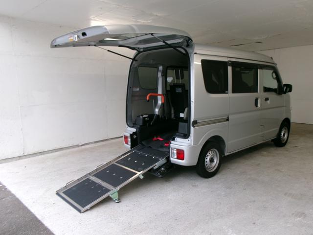 エブリイ 　４ＷＤ　車いす移動車助手席側リアシート　ウィズ仕様スロープ　電動ウインチ付き　禁煙車　法人ワンオーナー車　ストラーダナビＴＶフルセグＢｌｕｅｔｏｏｔｈ　ユピテルドライブレコーダー付（5枚目）