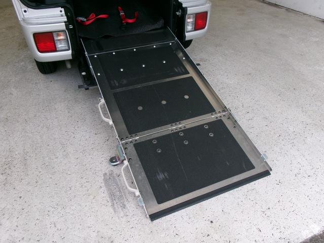 エブリイ 　４ＷＤ　車いす移動車助手席側リアシート　ウィズ仕様スロープ　電動ウインチ付き　禁煙車　法人ワンオーナー車　ストラーダナビＴＶフルセグＢｌｕｅｔｏｏｔｈ　ユピテルドライブレコーダー付（29枚目）