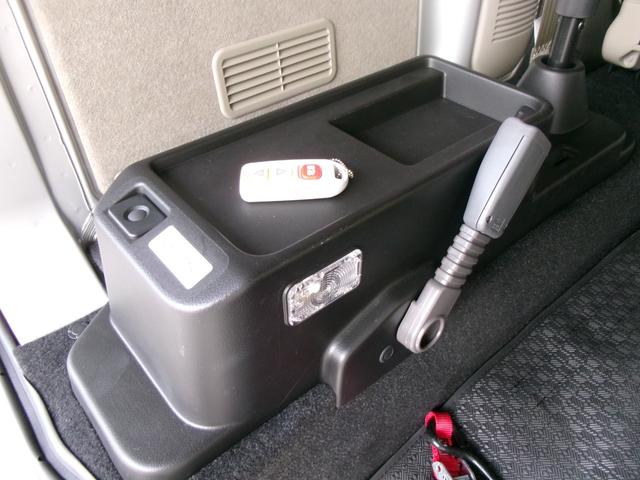 エブリイ 　４ＷＤ　車いす移動車助手席側リアシート　ウィズ仕様スロープ　電動ウインチ付き　禁煙車　法人ワンオーナー車　ストラーダナビＴＶフルセグＢｌｕｅｔｏｏｔｈ　ユピテルドライブレコーダー付（51枚目）