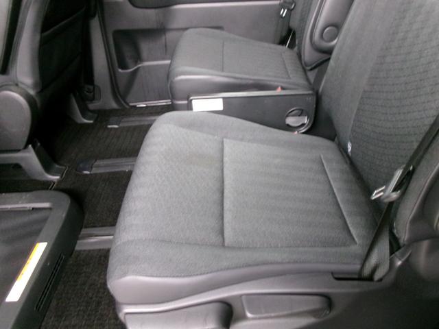 ノア 　車いす仕様タイプ２　サードシート付助手席リフトアップチルトシート　スロープ車いす１基　ワンオーナー車　両側パワースライドドア　ＥＴＣ２．０　７人乗り　純正ナビＴＶフルセグＢｌｕｅｔｏｏｔｈバックカメラ（20枚目）