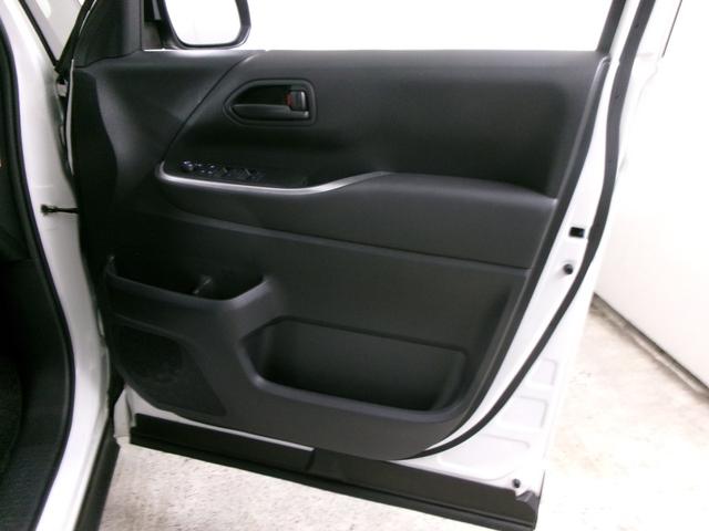 ノア 　車いす仕様タイプ２　サードシート付助手席リフトアップチルトシート　スロープ車いす１基　ワンオーナー車　両側パワースライドドア　ＥＴＣ２．０　７人乗り　純正ナビＴＶフルセグＢｌｕｅｔｏｏｔｈバックカメラ（49枚目）