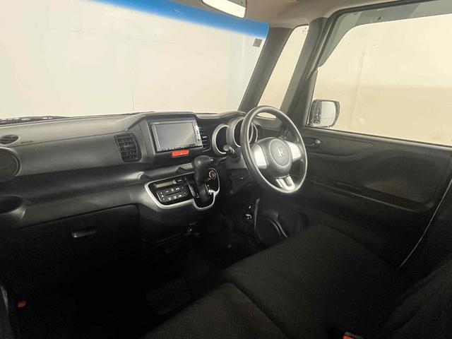 N-BOXカスタム G 純正ナビテレビBluetoothオーディオ バックカメラ プッシュスタート 禁煙車 室内除菌クリーニング施工 HIDヘッドライト(7枚目)