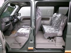 ����ޤ��滳�ˤ�Ư���֤��濴�����ܥ�󥿥��������Ɀ�Ĥ��Ƥ���ޤ���Ǽ���Ԥ��佤�����γʰ¥�󥿥��������٥�ȤκݤΥޥ������Х���󥿥�⤴���̤��������ޤ��� 6