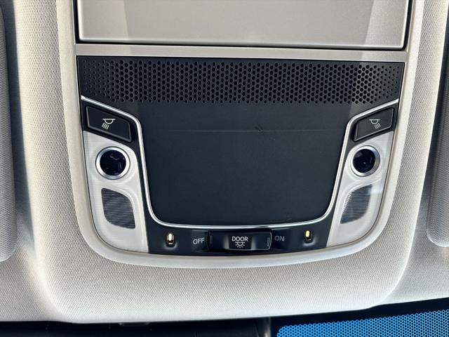 インサイト ＬＸ　リアスポイラー　ＬＥＤヘッドライト　ＬＥＤフォグ　シートヒーター　純正ナビ　バックカメラ　ＥＴＣ２．０　フルセグテレビ　ＤＶＤ　Ｂｌｕｅｔｏｏｔｈ（34枚目）