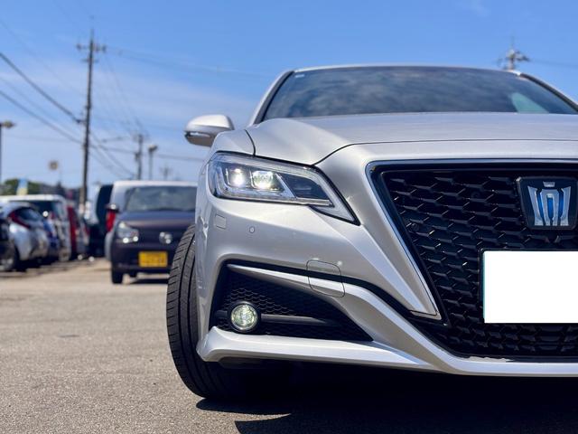 クラウンハイブリッド Ｇ－エグゼクティブ　Ｆｏｕｒ　４ＷＤ　全席イージークローザー　黒革シート　シートベンチレーション　デジタルインナーミラー　セーフティセンス　ＨＵＤ　ＢＳＭ　ステアリングヒーター　フルセグＴＶ　ＤＶＤ　Ｂｌｕｅｔｏｏｔｈ（12枚目）