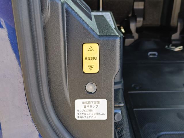 シエンタ Ｇ　ウェルキャブ　福祉車両　スロープ　車いす１人　ニールダウン　後退防止ベルト　車いす電動固定装置（10枚目）