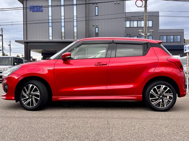 スイフト ハイブリッドＲＳ　４ＷＤ　ナビ　ＥＴＣ　シートヒーター　パドルシフト　フルセグＴＶ　ＤＶＤ　Ｂｌｕｅｔｏｏｔｈ　走行中テレビ視聴可（9枚目）