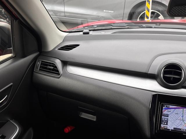 スイフト ハイブリッドＲＳ　４ＷＤ　ナビ　ＥＴＣ　シートヒーター　パドルシフト　フルセグＴＶ　ＤＶＤ　Ｂｌｕｅｔｏｏｔｈ　走行中テレビ視聴可（16枚目）