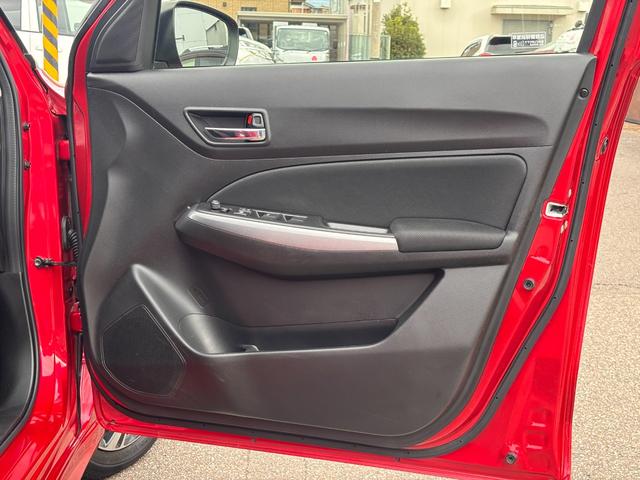 スイフト ハイブリッドＲＳ　４ＷＤ　ナビ　ＥＴＣ　シートヒーター　パドルシフト　フルセグＴＶ　ＤＶＤ　Ｂｌｕｅｔｏｏｔｈ　走行中テレビ視聴可（36枚目）