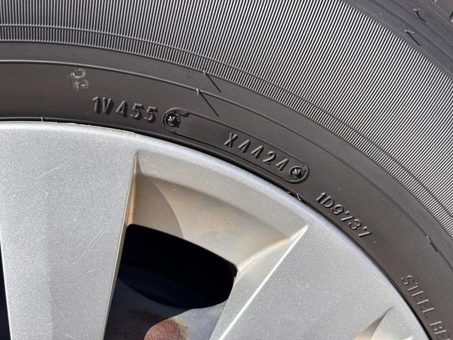 ＮＶ３５０キャラバンバン 　福祉車両　４ＷＤ　チェアキャブ　リアリフト　乗車定員１０人（５人＋車いす４人　／　８人＋車いす２人）　ストレッチャー固定具　オートステップ　手すり　バックカメラ　電動車いす固定装置　送迎車（61枚目）