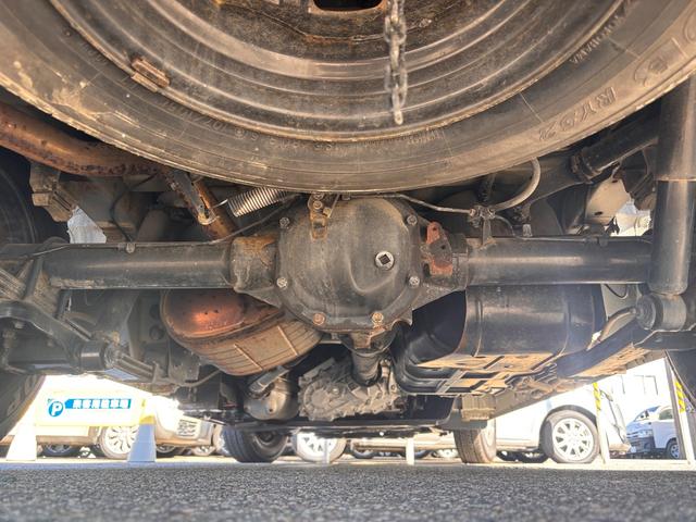 ＮＶ３５０キャラバンバン 　福祉車両　４ＷＤ　チェアキャブ　リアリフト　乗車定員１０人（５人＋車いす４人　／　８人＋車いす２人）　ストレッチャー固定具　オートステップ　手すり　バックカメラ　電動車いす固定装置　送迎車（64枚目）