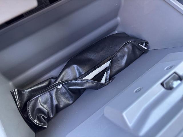 ＮＶ３５０キャラバンバン 　福祉車両　４ＷＤ　チェアキャブ　リアリフト　乗車定員１０人（５人＋車いす４人　／　８人＋車いす２人）　ストレッチャー固定具　オートステップ　手すり　バックカメラ　電動車いす固定装置　送迎車（68枚目）