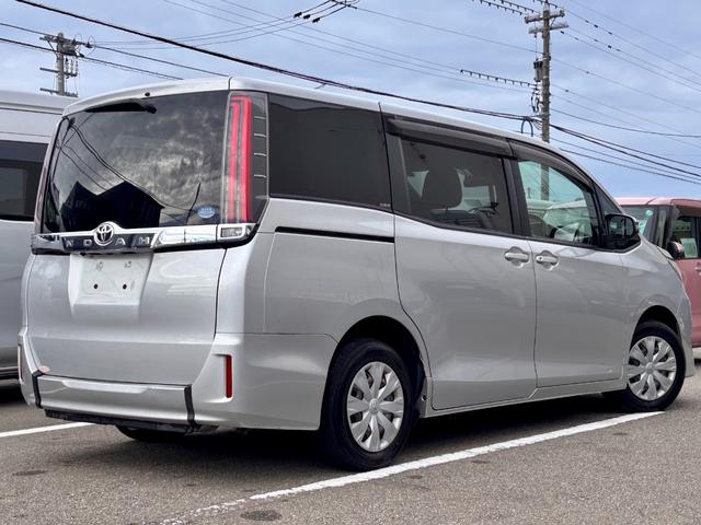 ノア Ｘ　福祉車両　スロープ　タイプ１　車いす２人　電動車いす固定装置　ナビ　バックカメラ　ワンセグ　Ｂｌｕｅｔｏｏｔｈ　ドラレコ　オートクルーズ　左側パワースライドドア　ＴＳＳ（13枚目）
