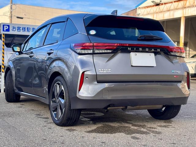 オーラ Ｇ　ＦＯＵＲ　レザーエディション　４ＷＤ　９インチナビ　アラウンドビューモニター　プロパイロット　ＢＯＳＥサウンド　デジタルインナーミラー　置くだけ充電　黒革シート　シートヒーター　ステアリングヒーター　ＬＥＤライト　フォグ（9枚目）