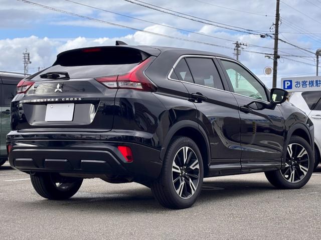 エクリプスクロス Ｐ　４ＷＤ　純正ナビ　全方位モニター　パワーバックドア　ハーフレザーシート　オートクルーズ　シートヒーター　ＬＥＤライト　フルセグＴＶ　Ｂｌｕｅｔｏｏｔｈ　ＥＴＣ（10枚目）