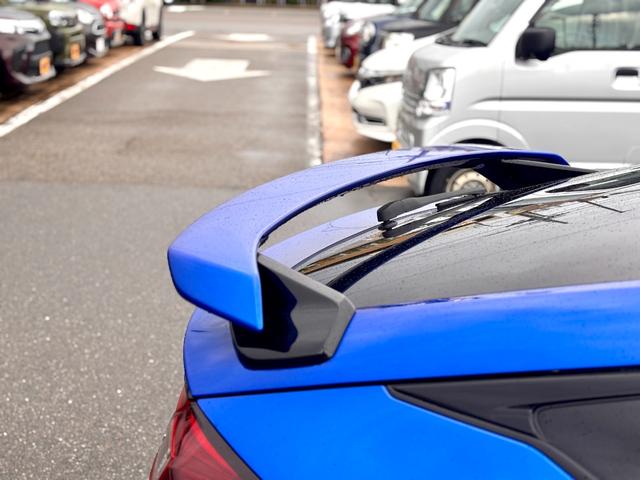 シビック e:HEV リアスポイラー BOSEサウンド ハーフレザーシート パワーシート シートヒーター LEDライト フォグ 置くだけ充電 ETC2.0 前後ドラレコ フルセグTV Bluetooth(13枚目)