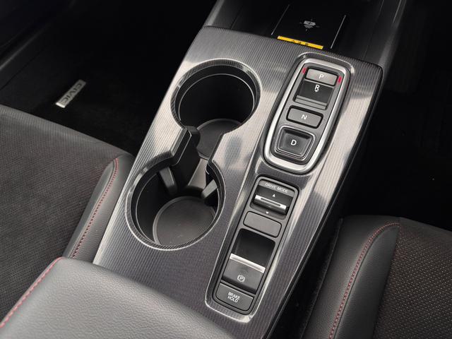 シビック e:HEV リアスポイラー BOSEサウンド ハーフレザーシート パワーシート シートヒーター LEDライト フォグ 置くだけ充電 ETC2.0 前後ドラレコ フルセグTV Bluetooth(30枚目)