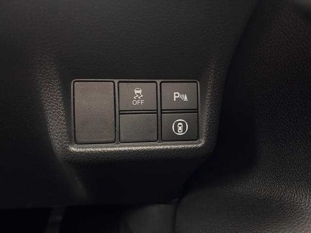 シビック e:HEV リアスポイラー BOSEサウンド ハーフレザーシート パワーシート シートヒーター LEDライト フォグ 置くだけ充電 ETC2.0 前後ドラレコ フルセグTV Bluetooth(32枚目)