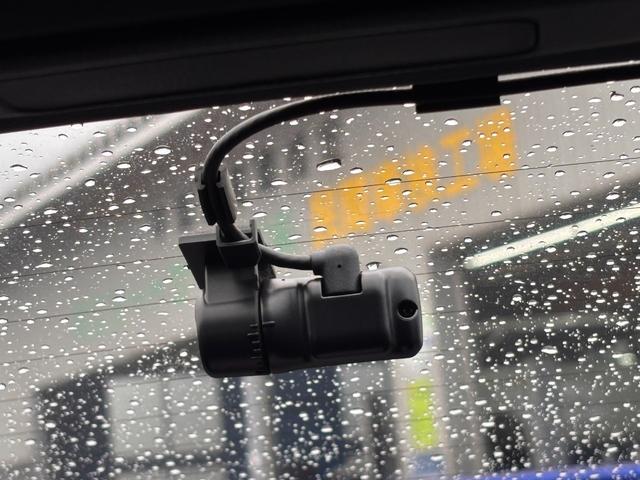 シビック e:HEV リアスポイラー BOSEサウンド ハーフレザーシート パワーシート シートヒーター LEDライト フォグ 置くだけ充電 ETC2.0 前後ドラレコ フルセグTV Bluetooth(34枚目)