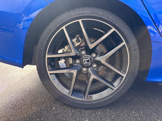 シビック e:HEV リアスポイラー BOSEサウンド ハーフレザーシート パワーシート シートヒーター LEDライト フォグ 置くだけ充電 ETC2.0 前後ドラレコ フルセグTV Bluetooth(59枚目)