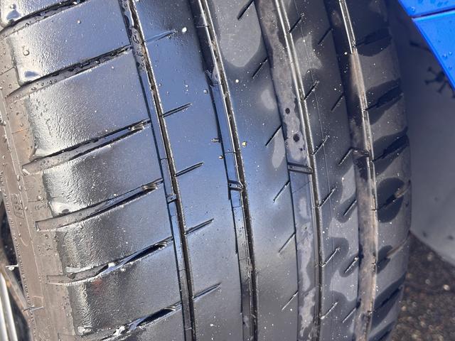 シビック e:HEV リアスポイラー BOSEサウンド ハーフレザーシート パワーシート シートヒーター LEDライト フォグ 置くだけ充電 ETC2.0 前後ドラレコ フルセグTV Bluetooth(62枚目)