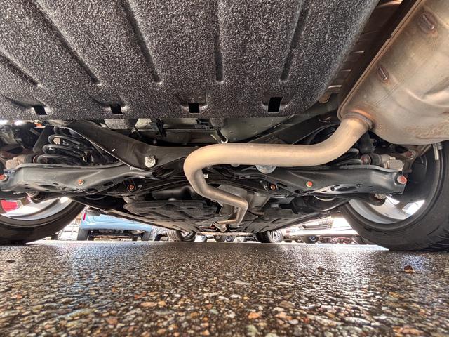 シビック e:HEV リアスポイラー BOSEサウンド ハーフレザーシート パワーシート シートヒーター LEDライト フォグ 置くだけ充電 ETC2.0 前後ドラレコ フルセグTV Bluetooth(65枚目)