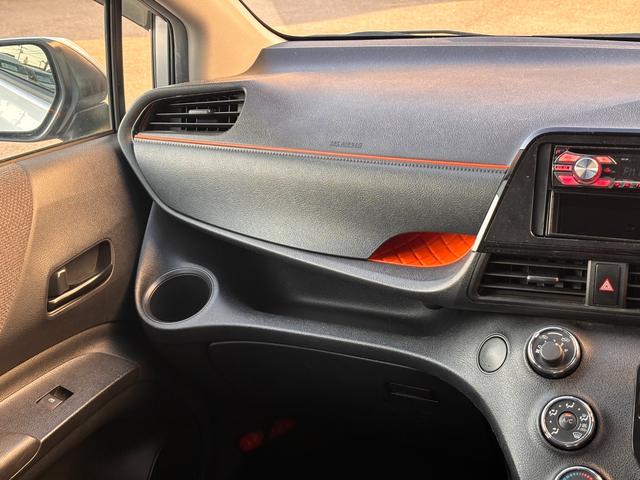 シエンタ Ｘ　タイプ１　スロープ　福祉車両　車いす１人　車いす電動固定装置　後退防止ベルト　ニールダウン（25枚目）